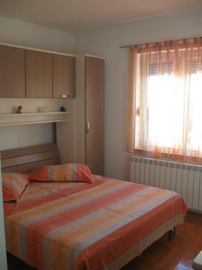 H&T Lejlighed Senj  Eksteriør billede